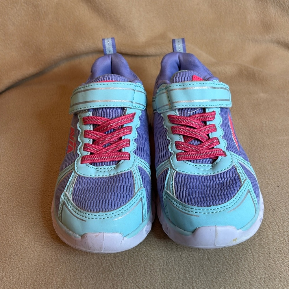 Avia harmony girls light up sneakers size 11